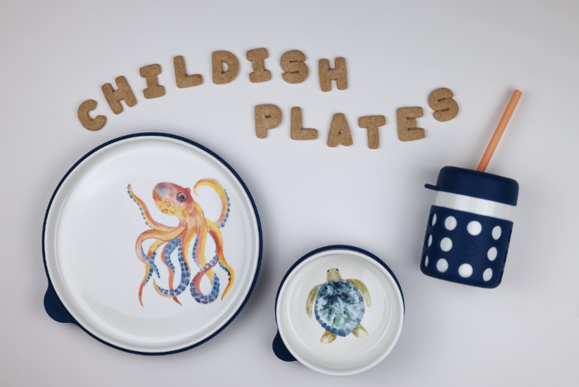 Children's plates and cup with animal designs on a white background, featuring the brand 'Childish Plates'.